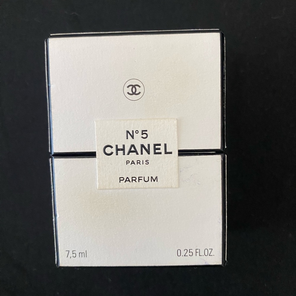 CHANEL No. 5 Parfum Box - Black and White